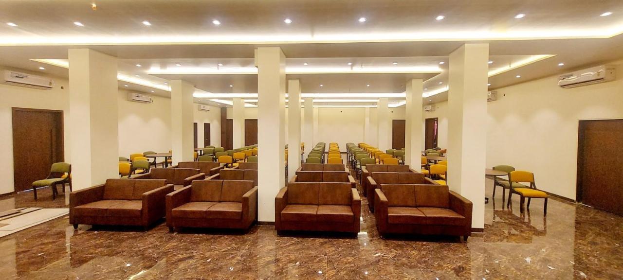 Hotel Madhuban Silvassa Exterior foto